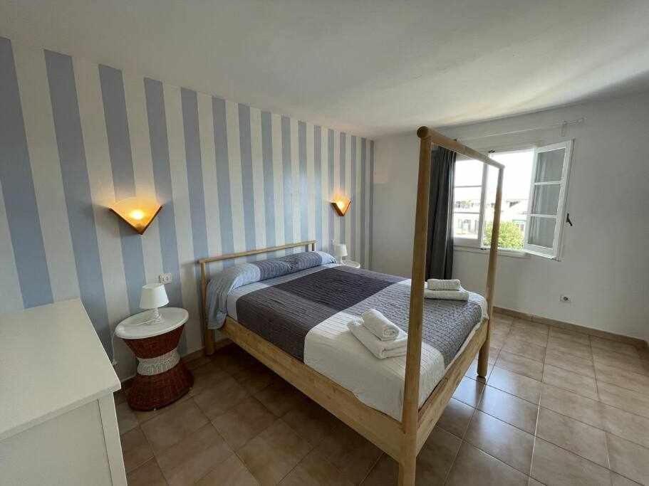 Mitjana Apartamento Con Piscina Ciutadella  Ngoại thất bức ảnh