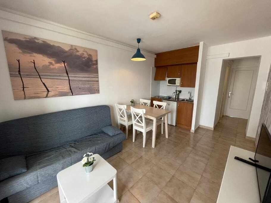 Mitjana Apartamento Con Piscina Ciutadella  Ngoại thất bức ảnh