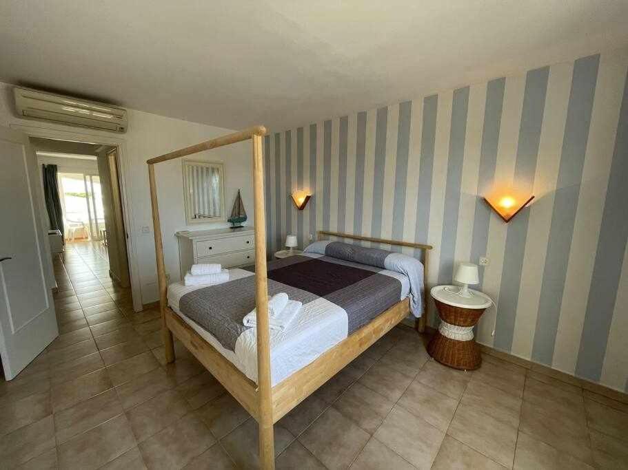 Mitjana Apartamento Con Piscina Ciutadella  Ngoại thất bức ảnh